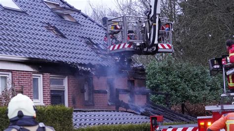 Brand In Bijgebouw Slaat Over Naar Woonboerderij Video