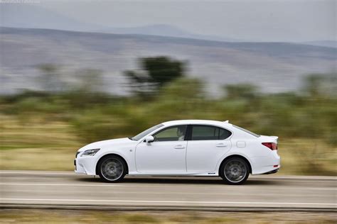 Revista Coche Nuevo Lexus GS 300H 2014