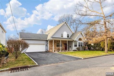 4 Roadway Bogota Nj 07603 Trulia