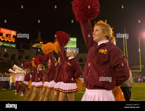 Pom Pom Girls Football Universitaire Banque De Photographies Et D