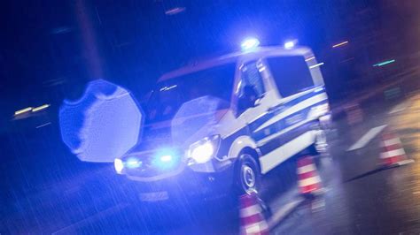 Gro Razzia In Hessen Rlp Und Nrw Nach Schie Erei In Frankfurter