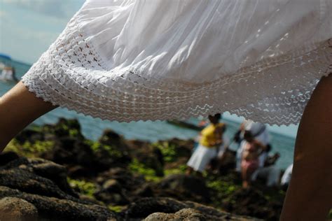 Iemanjá conheça a origem das homenagens a Rainha do Mar Catado de