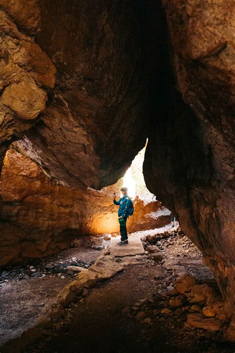 How To Hike Bear Gulch Cave And Rim Trails In Pinnacles Np Bear Gulch