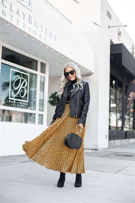 How To Style A Leopard Maxi Skirt This Fall Dress Me Blonde Leopard Maxi Skirts Leopard