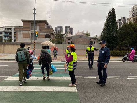 紓解開學日交通衝擊 八德警加強疏導護童安全