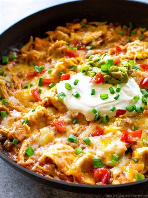 One Pan Chicken Enchilada Skillet Video The Girl Who Ate Everything