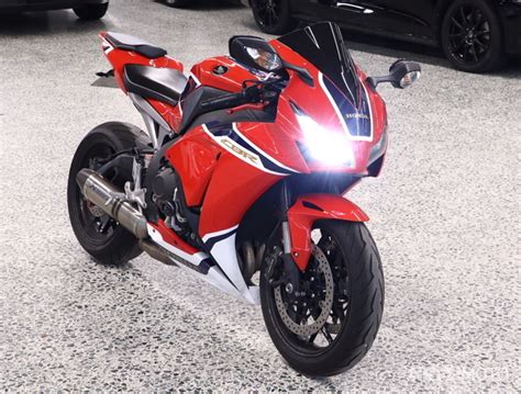 Honda Cbr Rr Fireblade Kotiintoimitus Cm