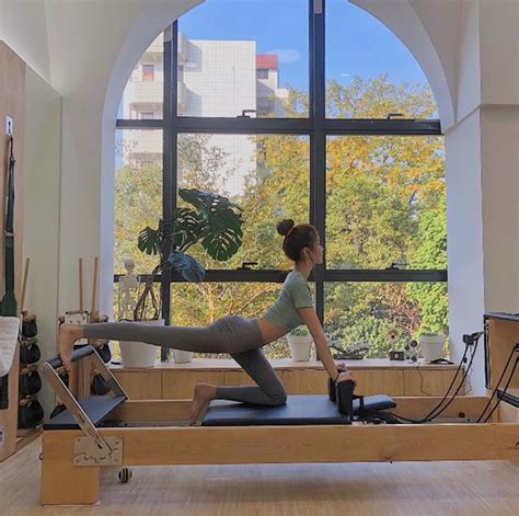 Nàng hot girl có eo con kiến nhờ nghiện ăn cay