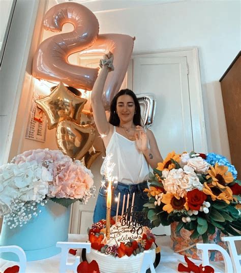 Adelaide De Martino Compie 27 Anni Compleanno In Love Con L Attore Di