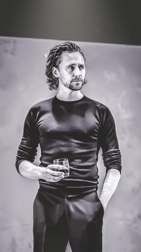 Pin By Joanne Thorne On Fan Art Manips Tom Hiddleston Fan Art Loki