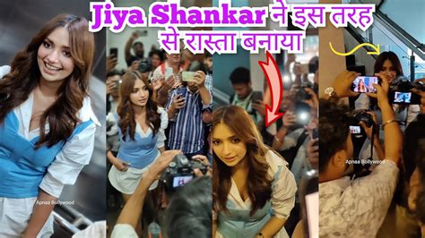 Jiya Shankar ने इस तरह से रास्ता बनाया She Is So Humble And Kind हंसते हंसते निकल लिया Youtube