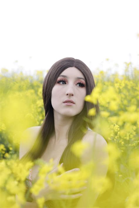 Flower Lingerie Set Dalicos Lingerie Pictures In A Flower Field No Nudes Just Lewds