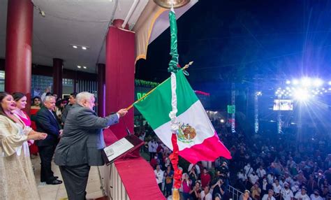 Saldo Blanco En Noche Del Grito De Independencia En Poza Rica