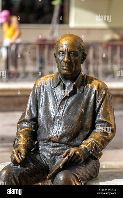 Malaga Spagna 26 Ottobre 2022 Statua Di Bronzo Di Pablo Picasso A