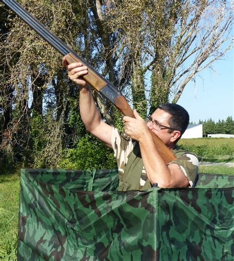 Saint Saturnin lès Avignon Chasse une ouverture dans les airs