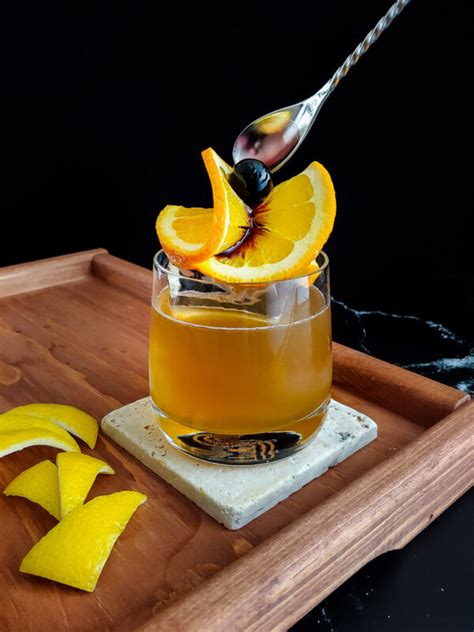 How To Make An Easy Whiskey Sour Cocktail Contessa