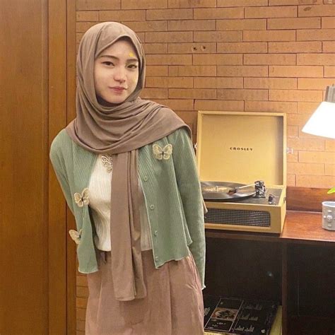 Pin Oleh Vanillatte Di Ootd Di Gaya Model Pakaian Pakaian