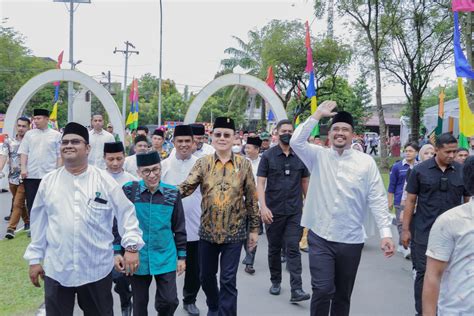 GALERI FOTO Pawai Ta Aruf Kembali Digelar Mengawali Pembukaan