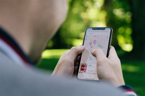 Life360 & Find My iPhone: 12 Benefits to Using One of These Services