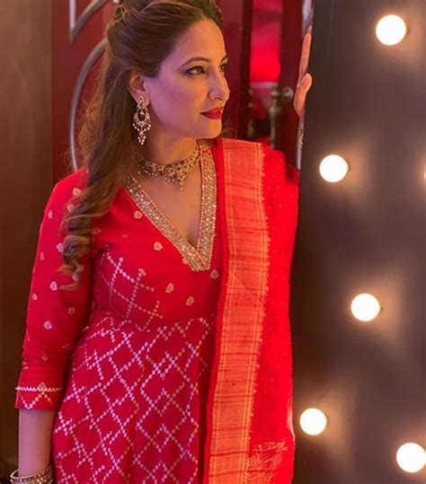 35 Stunning Hot Photos Of Rakshanda Khan Wiki Bio Tv Shows Web Series Instagram