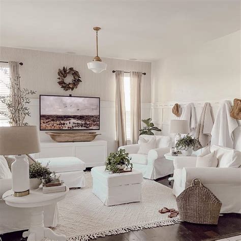 32 White Couch Living Rooms Ideas to Transform Your Seating Space