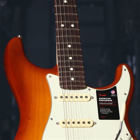 Fender American Performer Stratocaster Rosewood Fretboard Honey Burs