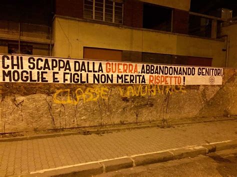 Chi Scappa Dalla Guerra Non Merita Rispetto Casapound Choc Contro Migranti