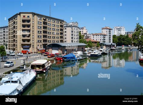 Canal Du Midi In Toulouse France Stock Photo Alamy