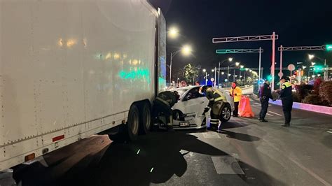 Autoridades Atienden Accidente En Cdmx Auto Colisiona Contra Tr Iler Y