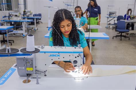 Rafael Fonteles conhece novo Centro de Formação do Senai em Teresina e