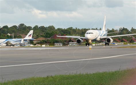 Samui Airport: Easy Access by Car, Minivan, or Ferry