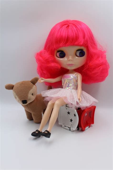 Blyth Doll Pink Short Curly Hair Has Bangs Flesh White Skin Naked