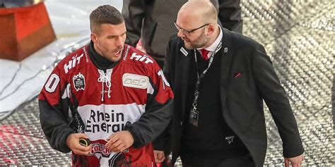 Weltmeister Wird K Lner Hai Lukas Podolski Spielt Bald Eishockey Mopo