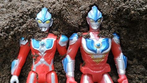 Mencari Harta Karun Mainan Ultraman Di Dalam Pasir Ultraman Ginga