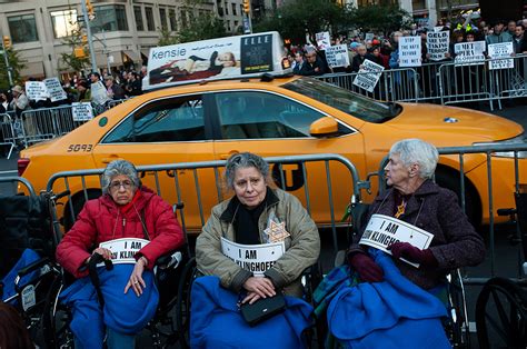 Le Proteste Al Met Di New York Il Post