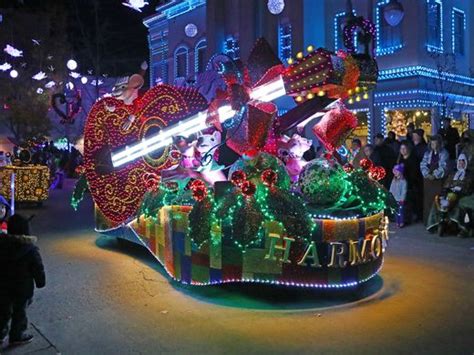 Travel Tips For Christmas In Pigeon Forge Tennessee
