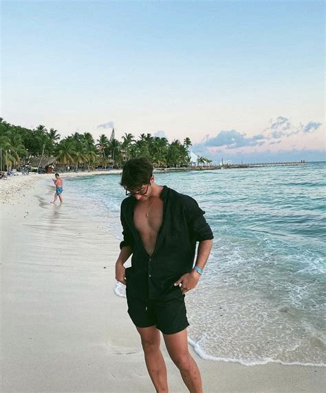 Summer Outfits Men S Beach Vacation Outfits Men Beach Pictures Poses