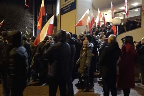 Protest W Obronie Telewizji Polskiej Przed Siedzib Tvp Lublin