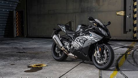 Spec Comparison Bmw S1000rr Vs Kawasaki Ninja Zx 10r Vs Honda Fireblade Vs Yamaha R1 Vs Suzuki