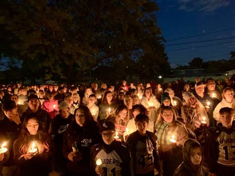 Nearly 1,000 Gather To Honor Oak Forest Shooting Victims, Families ...