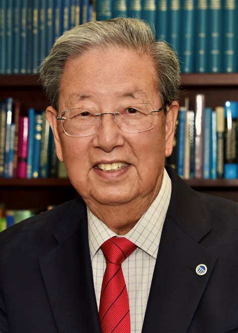 Savio Woo receives distinguished honor from ASME