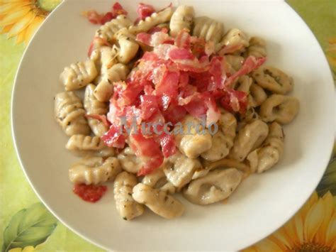 Nun c è trippa pe gatti Gnocchi saraceni o pizzoccherati