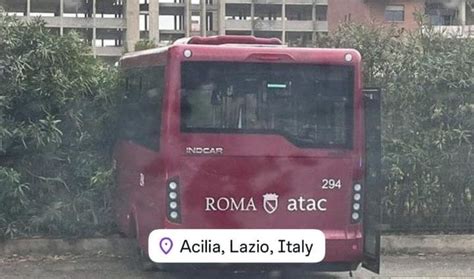 Paura Ad Acilia Lautista Ha Un Malore E Il Bus Si Schianta Fuori