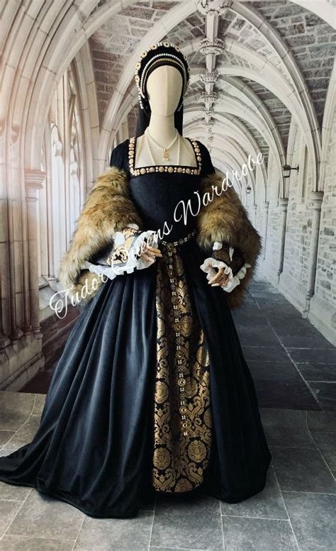 Tudor Anne Boleyn Style Gown Made To Order Etsy Canada Vestido De