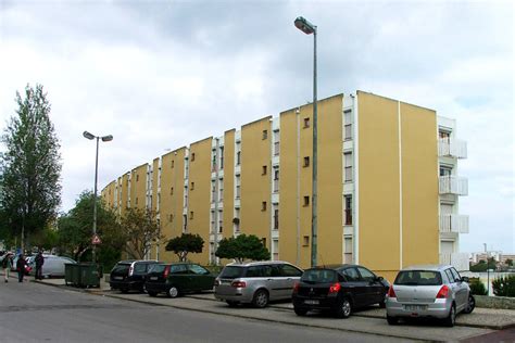 Almada IHRU avança reabilitação do Bairro Amarelo Construir