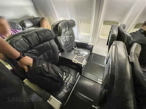 United 737 900er First Class A Throwback To A Different Era In Air