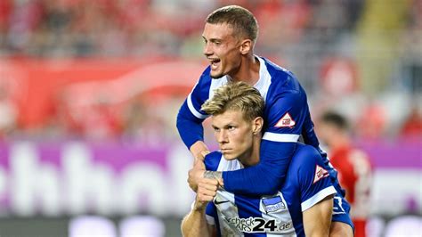 Hertha Bsc Ringt Fc Kaiserslautern Nieder Sieben Tore Auf Dem