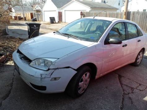 Purchase Used 2005 Ford Focus Zx4 Sedan 4 Door 20l In Rock Island Illinois United States