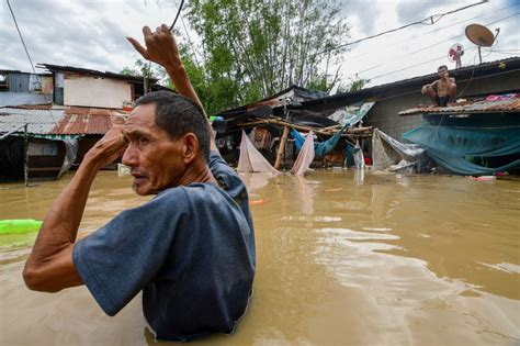 Look Waist To Chest Deep Flood Hits Residential Homes In Barangay