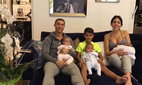 Cristiano Ronaldo Presume El Talento De Su Hijo Para Convertirse En Un